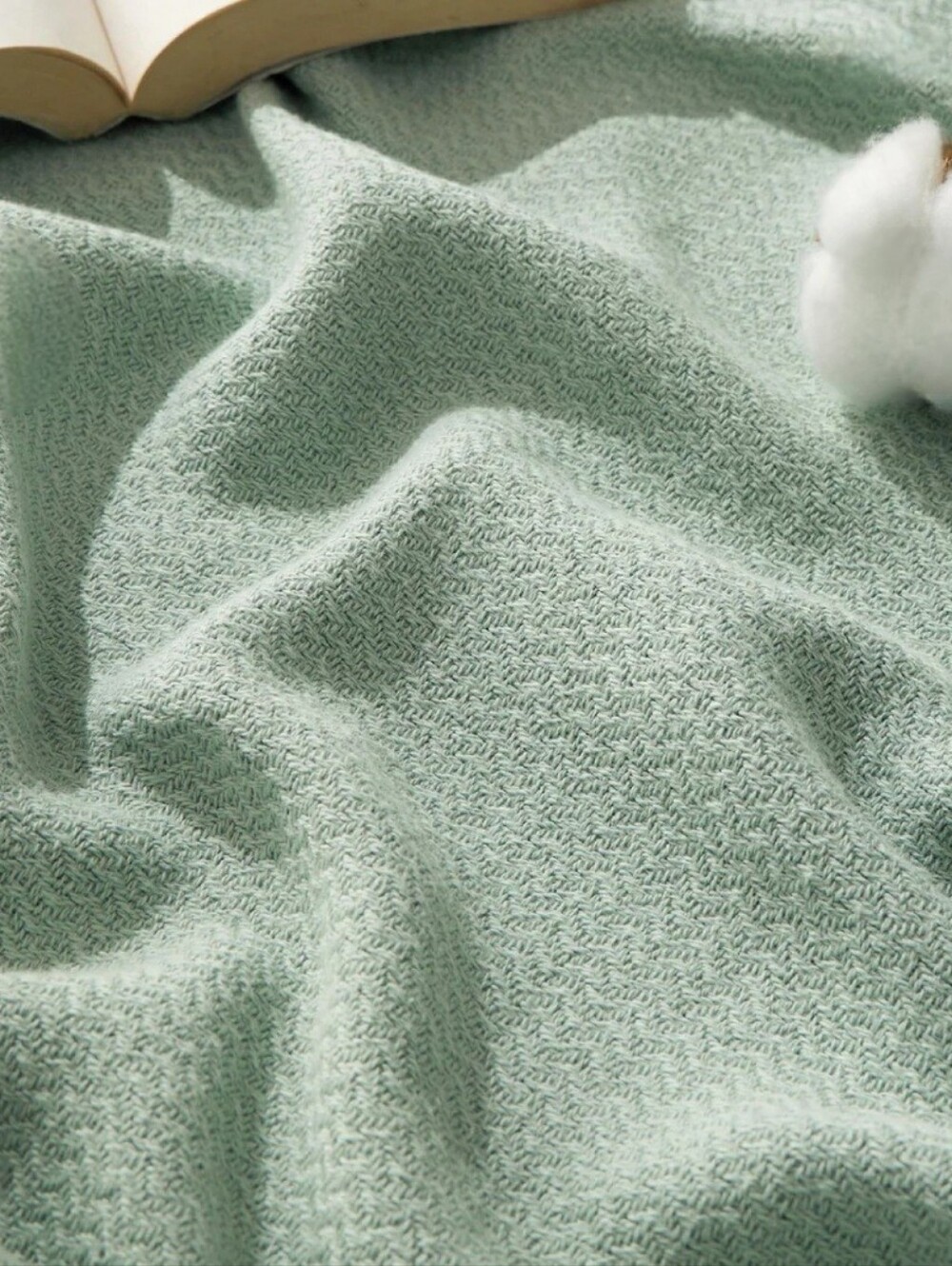 Bedsure Muslin Throw Blanket, In Sage Green